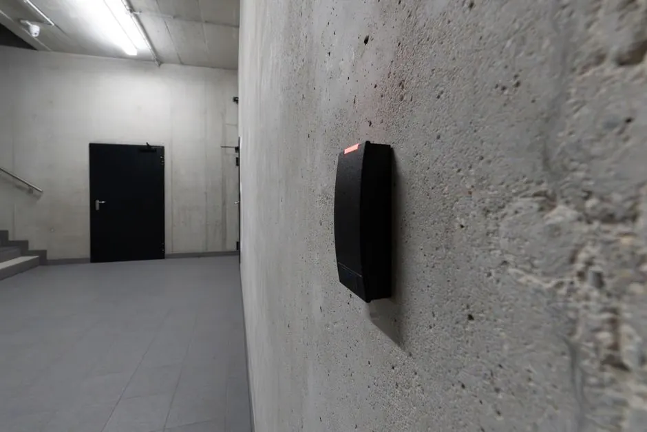 How to troubleshoot garage door sensors not working
